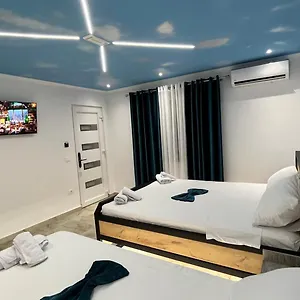 Davids Hotel Koman